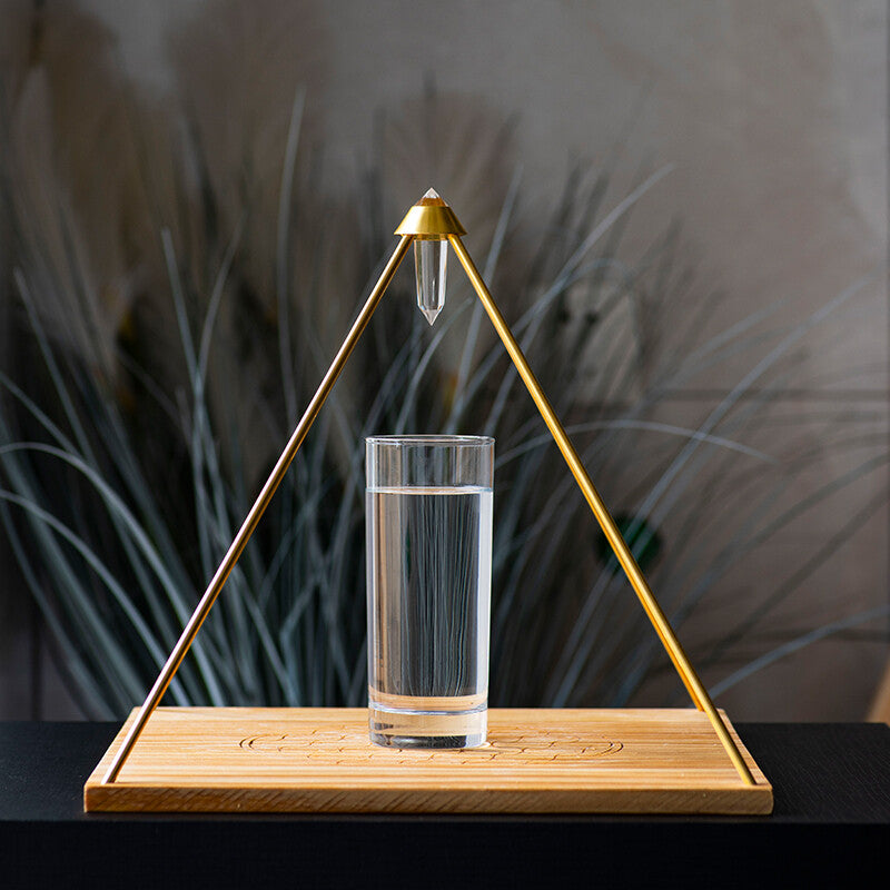 Vogel Pyramid power transmitter
