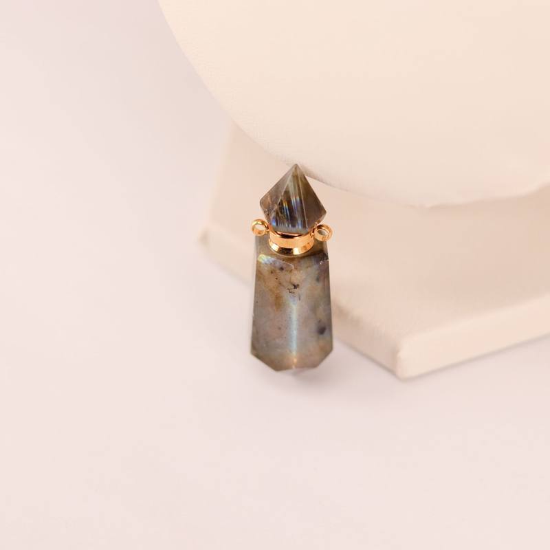 Natural crystal double pointed hexagonal pillar spiritual pendant aromatherapy bottle essential oil bottle