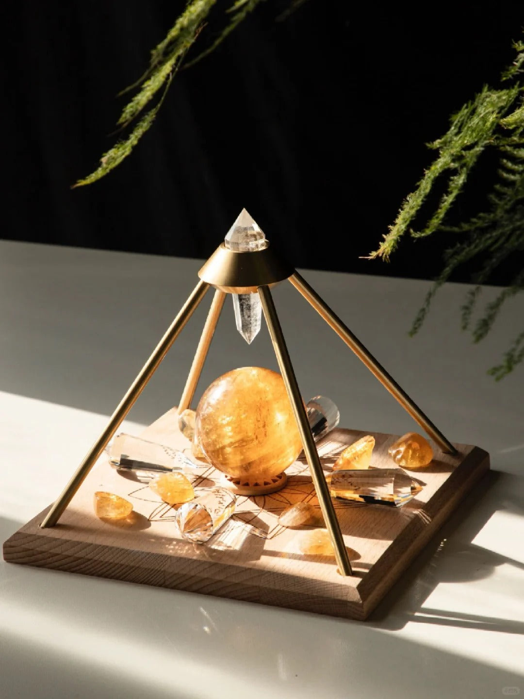 Vogel Pyramid power transmitter