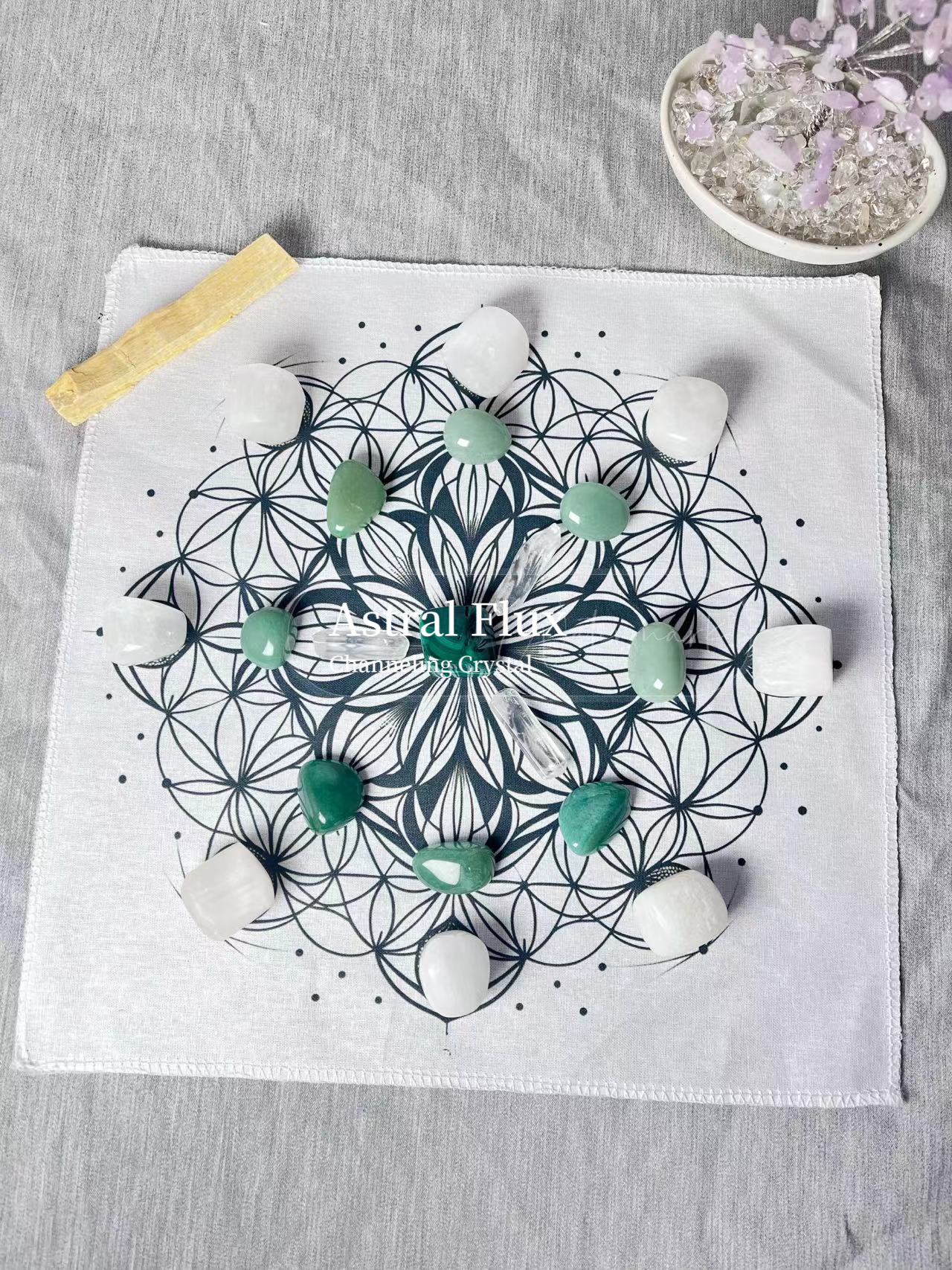 Healing Light: Crystal Magic Array - Malachite and Green Dongling